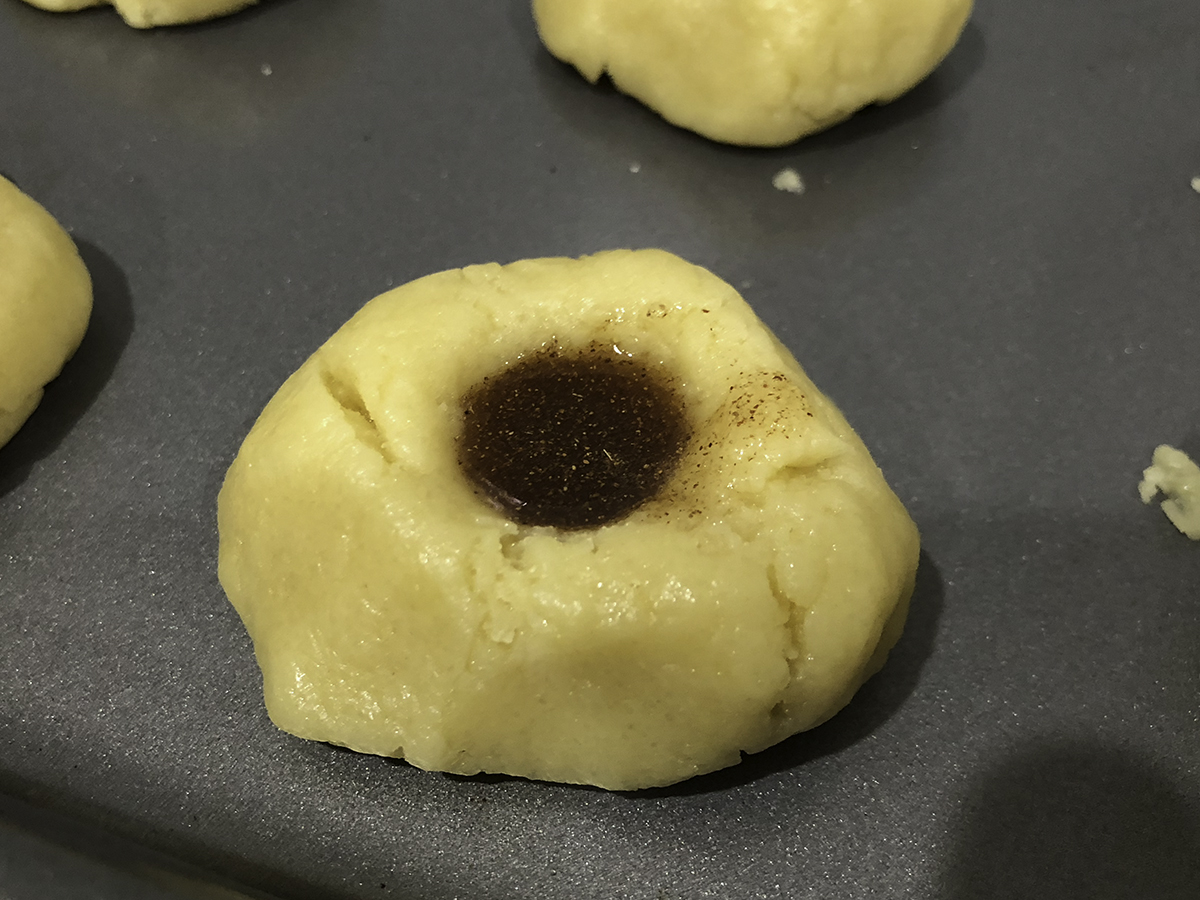 vegan cinnamon drop cookie